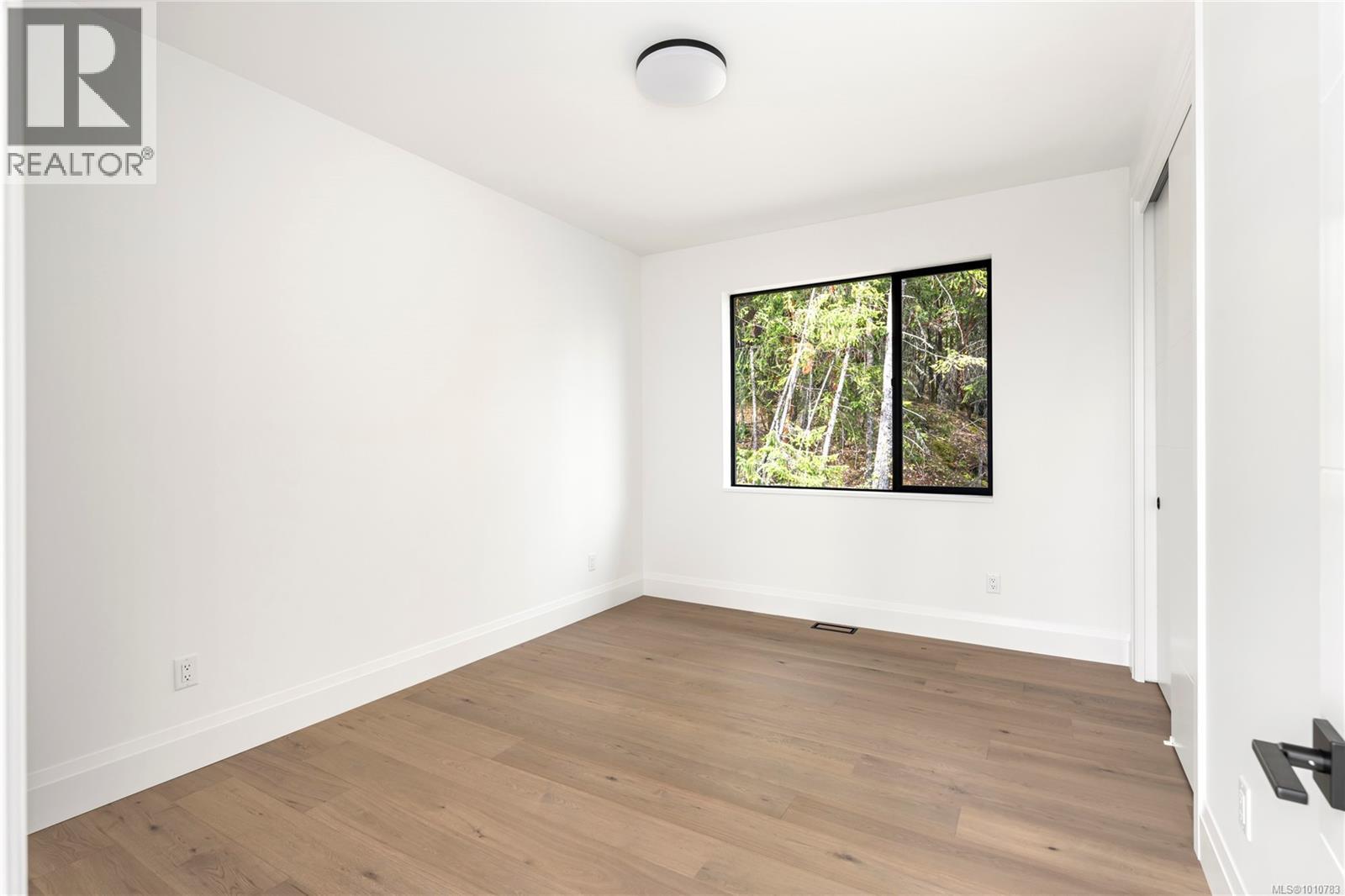 Photo 16 of 7546 Tonnerre Way, Lantzville BC