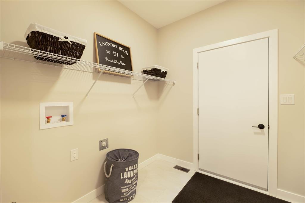 Photo 16 of 51093 Heatherdale Road, Lorette MB