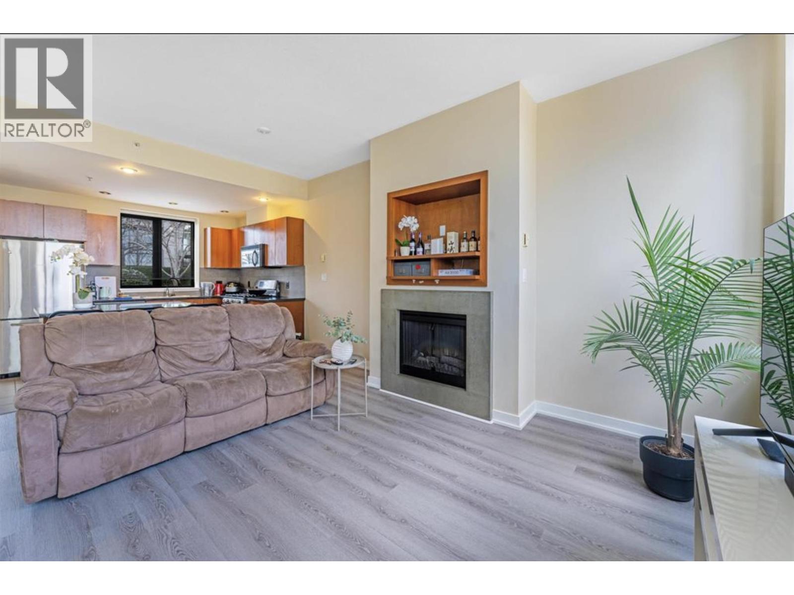 Photo 8 of 16 9180 Hemlock Drive, Richmond BC