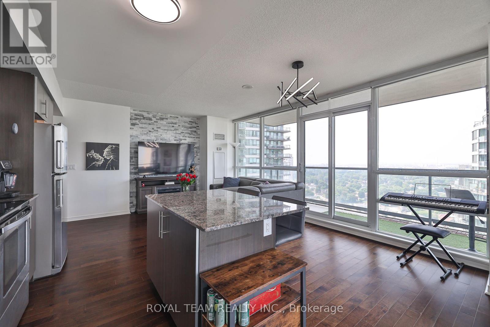 Photo 1 of 2504 2230 Lake Shore Boulevard W, Toronto ON