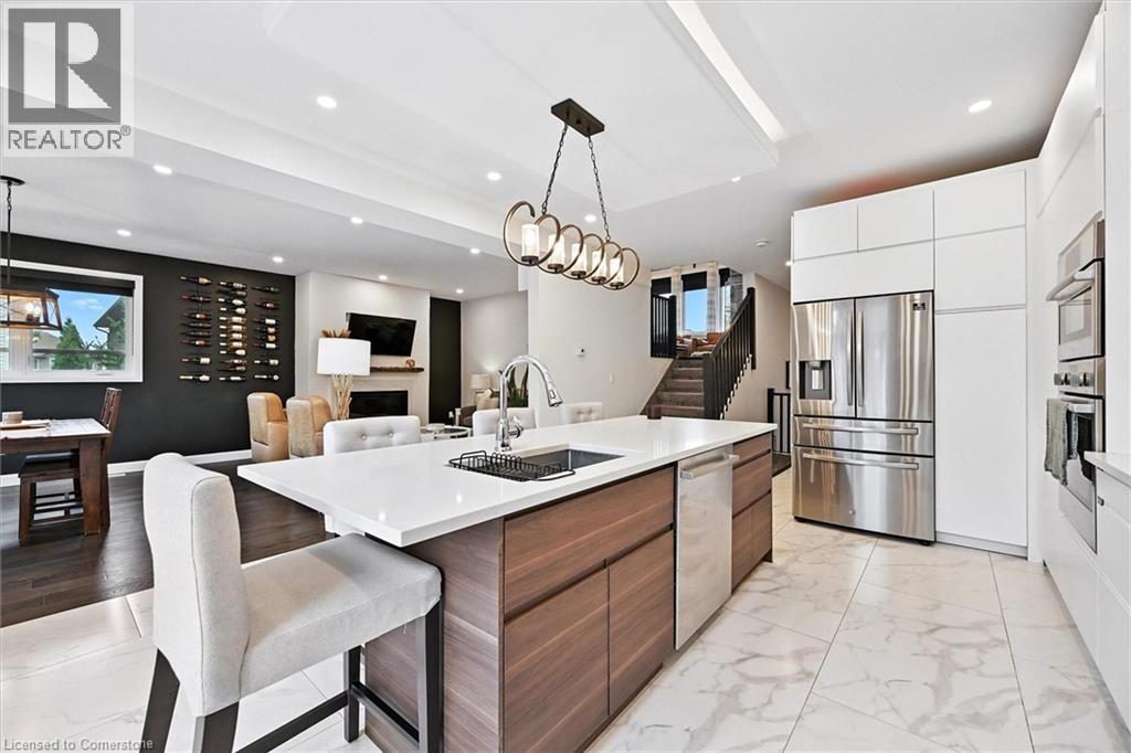 Photo 11 of 27 Blackburn Lane, Hamilton ON