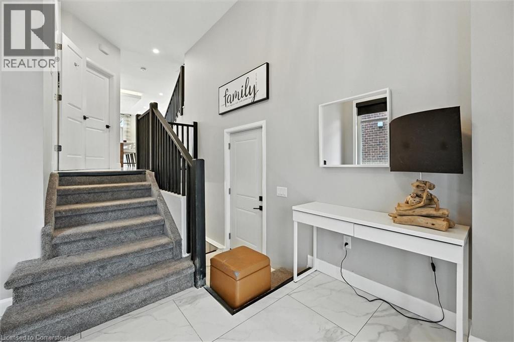 Photo 13 of 27 Blackburn Lane, Hamilton ON
