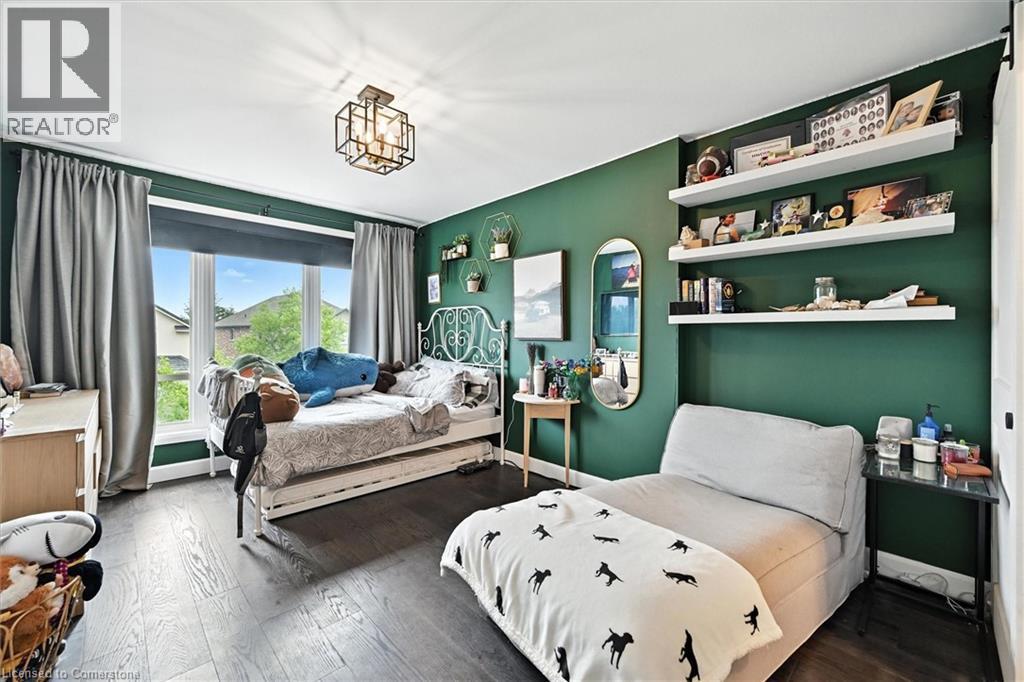 Photo 12 of 27 Blackburn Lane, Hamilton ON