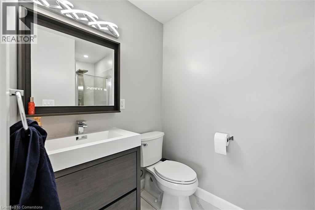 Photo 16 of 27 Blackburn Lane, Hamilton ON
