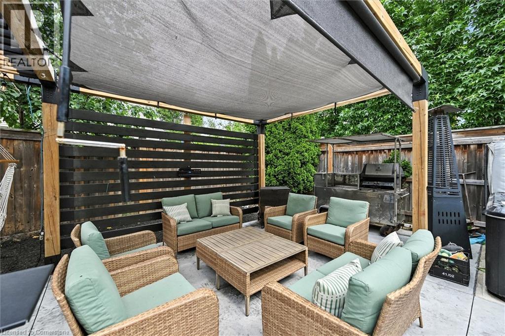 Photo 4 of 27 Blackburn Lane, Hamilton ON