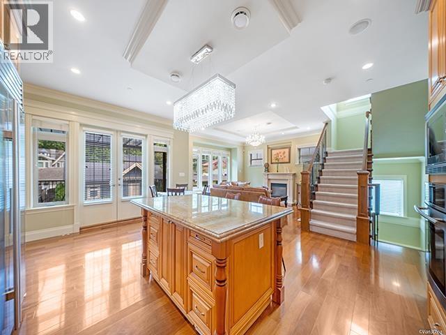 Photo 5 of 2135 W 37th Avenue, Vancouver BC