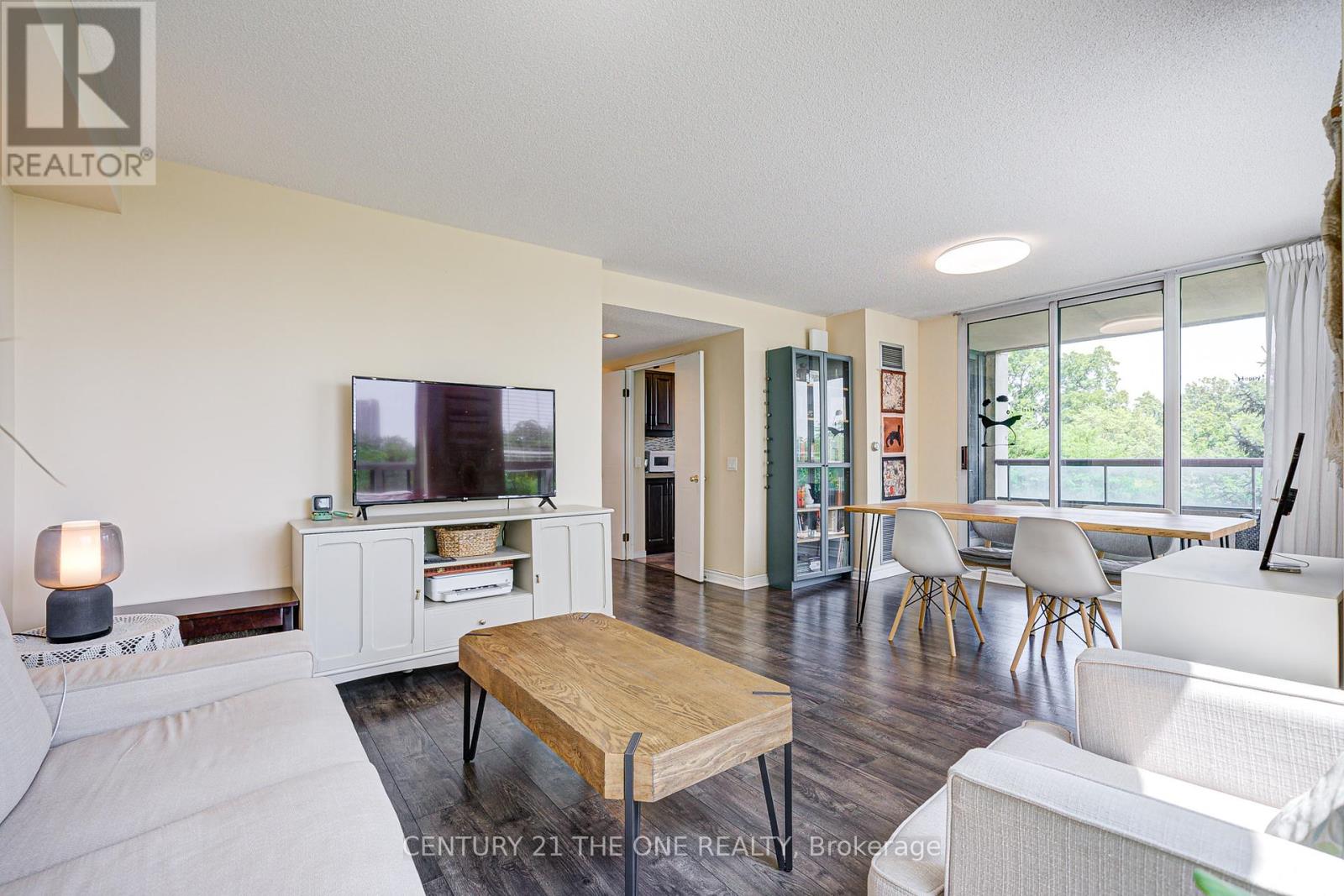 Photo 10 of 605 238 Doris Avenue, Toronto ON
