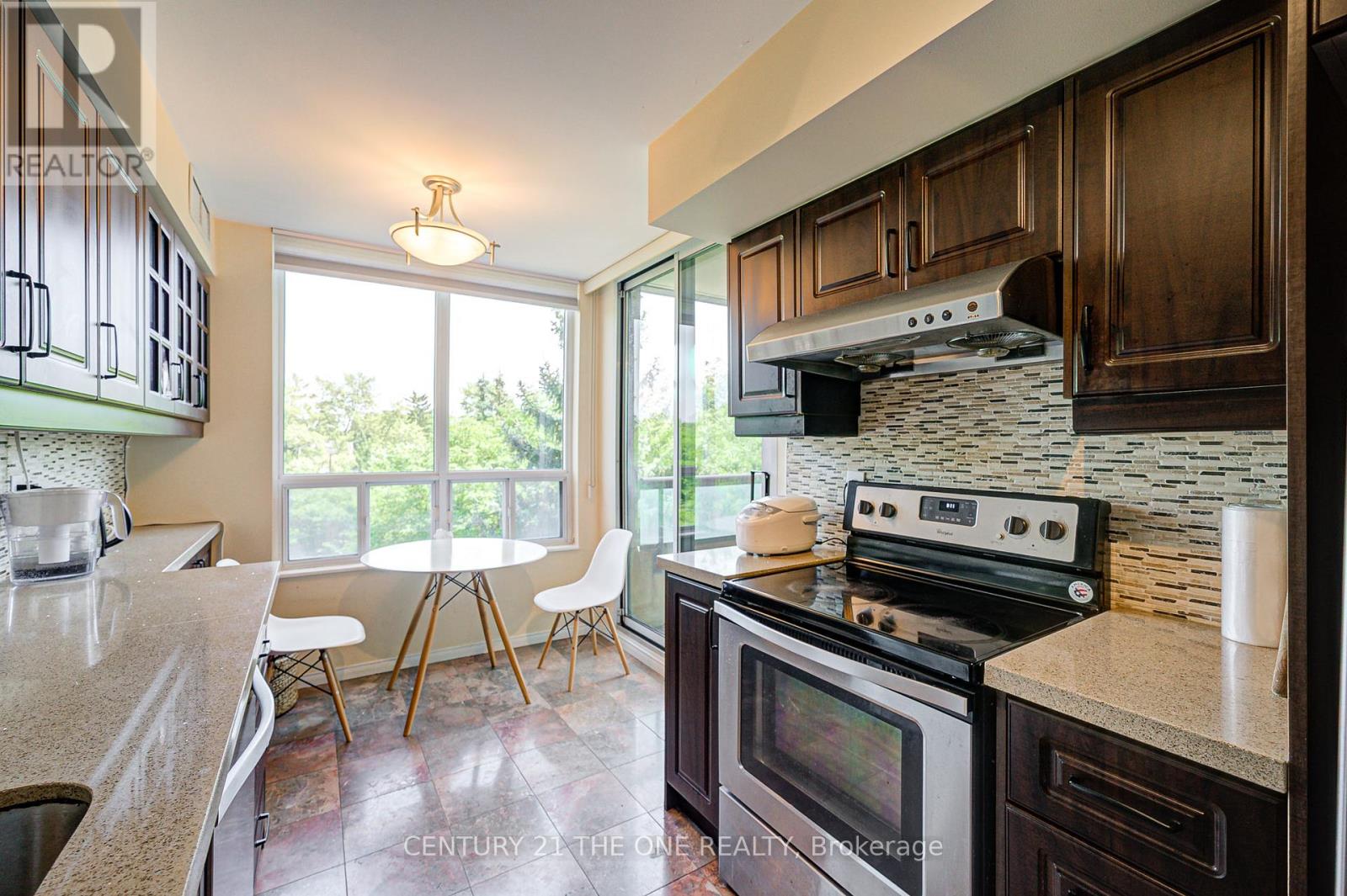Photo 7 of 605 238 Doris Avenue, Toronto ON
