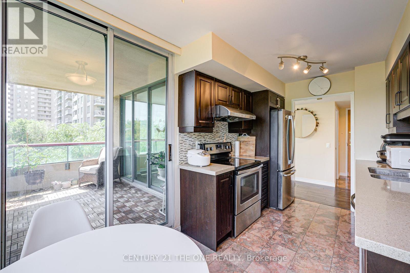 Photo 8 of 605 238 Doris Avenue, Toronto ON