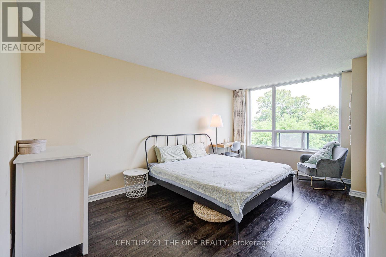 Photo 2 of 605 238 Doris Avenue, Toronto ON