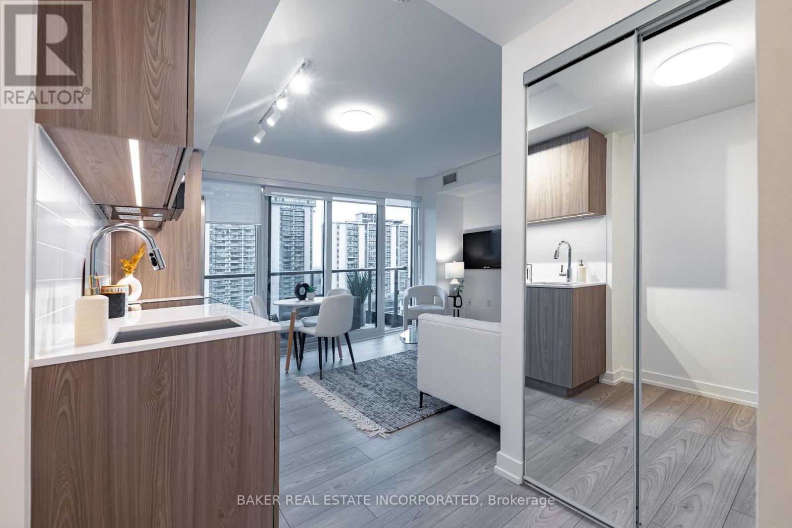 Photo 8 of 1210 223 Redpath Avenue, Toronto ON