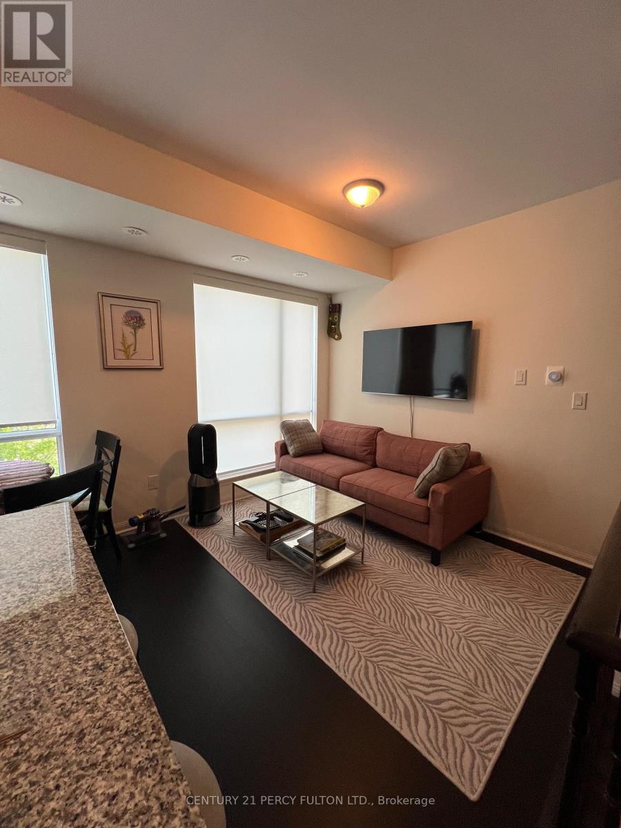 Photo 3 of 323 639 Lawrence Avenue W, Toronto ON
