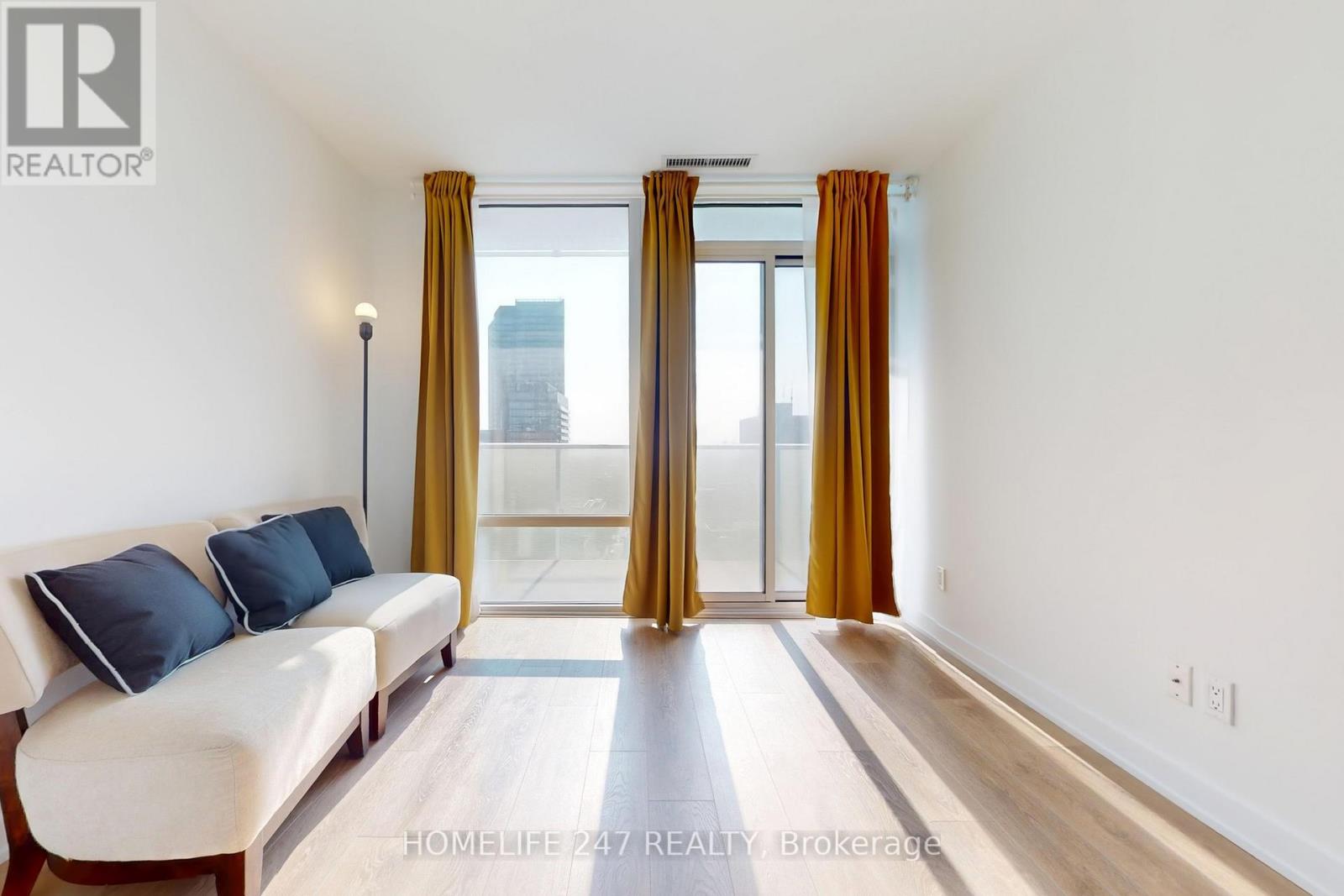 Photo 2 of 2701 501 Yonge Street, Toronto ON