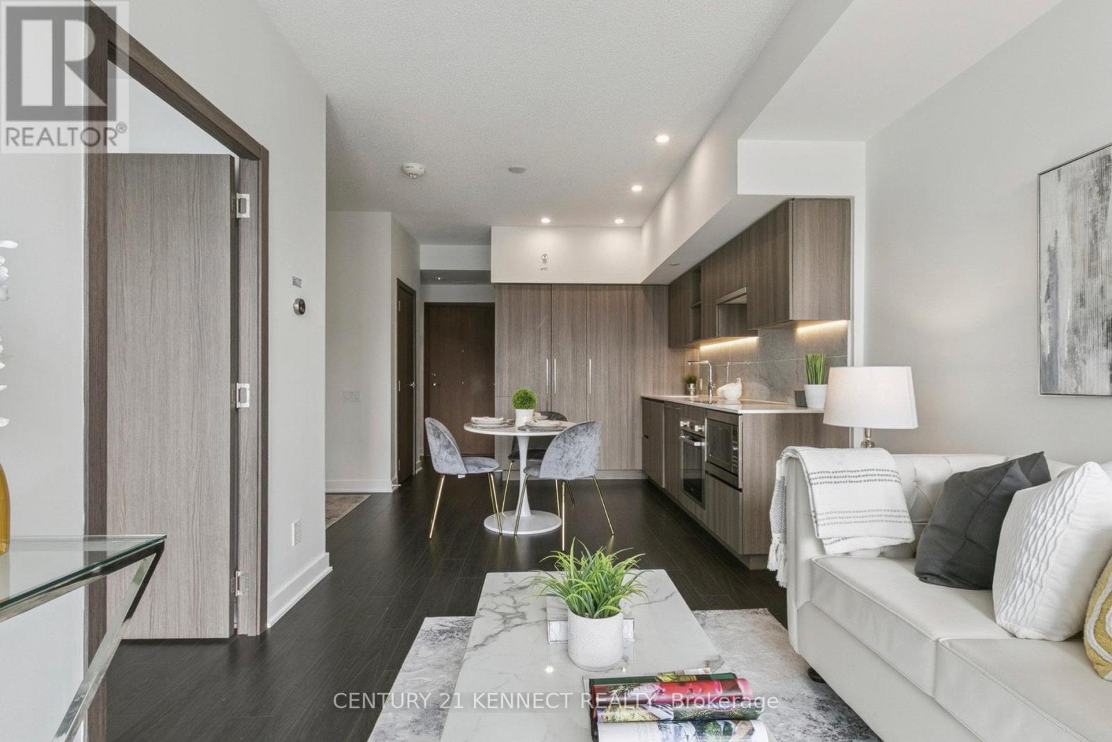 Photo 8 of 3108 19 Bathurst Street, Toronto ON