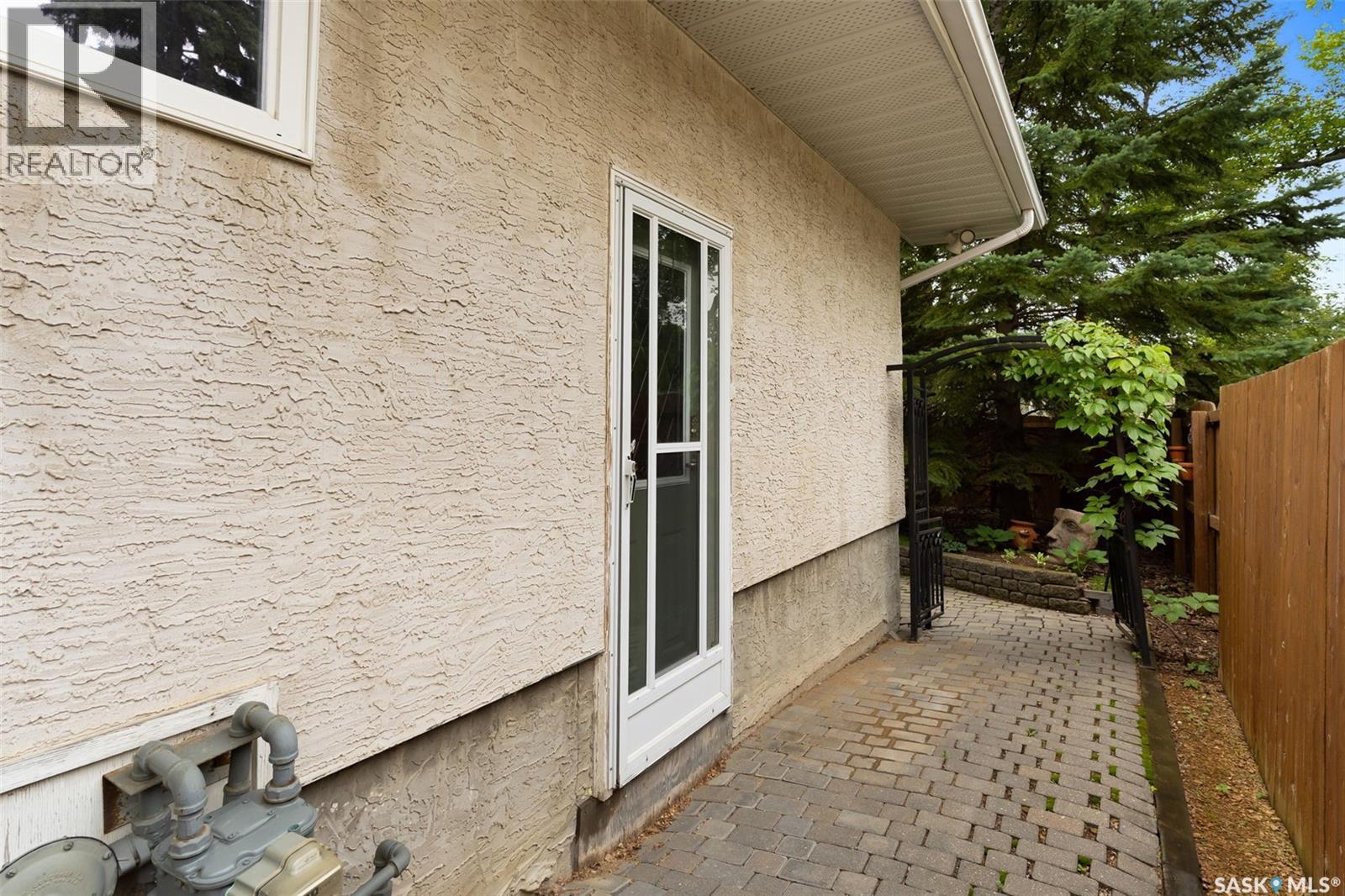 Photo 31 of 86 Langley Street, Regina SK