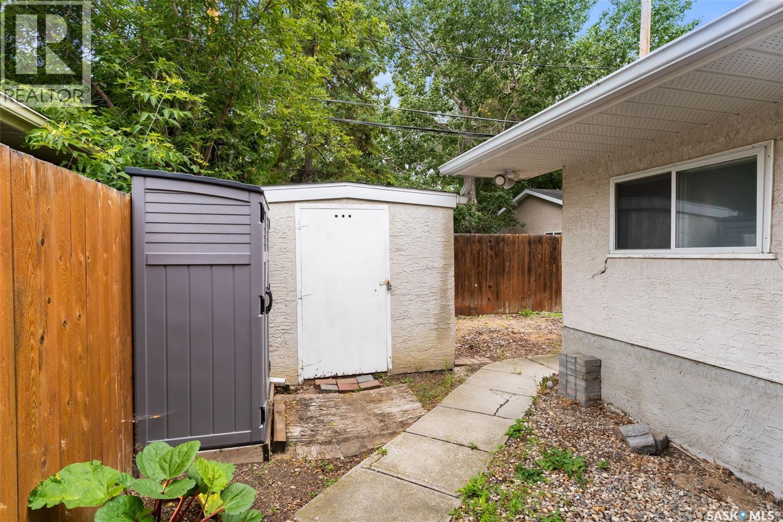 Photo 36 of 86 Langley Street, Regina SK
