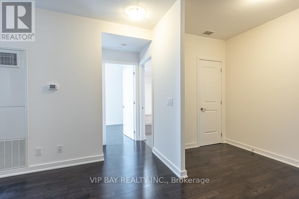 Photo 6 of Nw 817 9201 Yonge Street, Richmond Hill ON