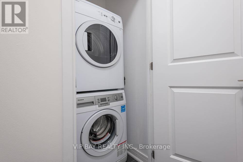 Photo 1 of Nw 817 9201 Yonge Street, Richmond Hill ON