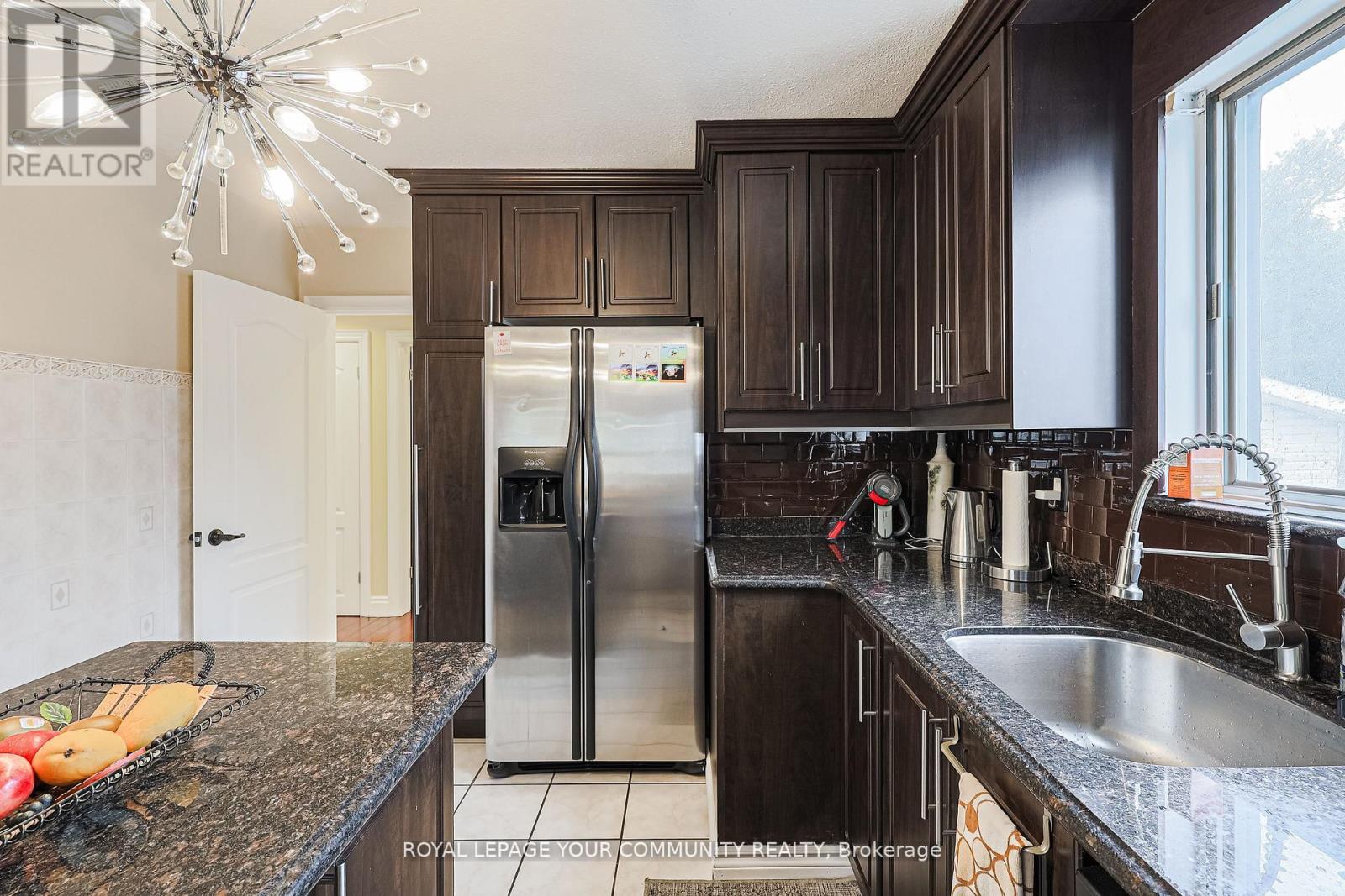Photo 14 of 52 Princeway Drive, Toronto ON