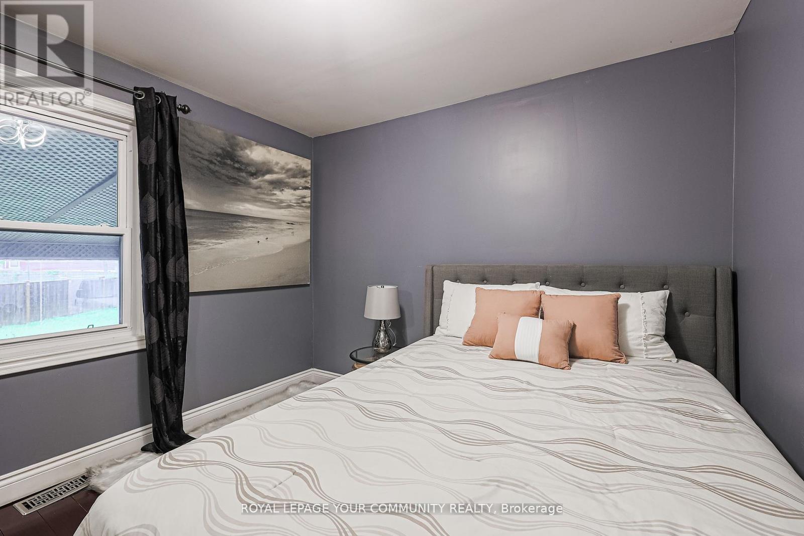 Photo 18 of 52 Princeway Drive, Toronto ON
