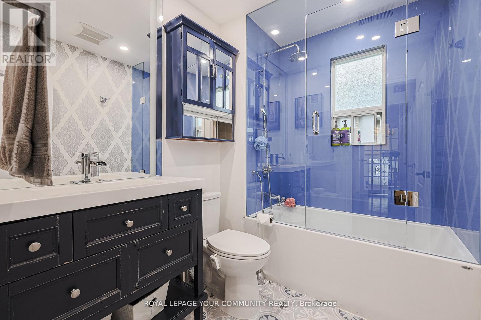 Photo 19 of 52 Princeway Drive, Toronto ON