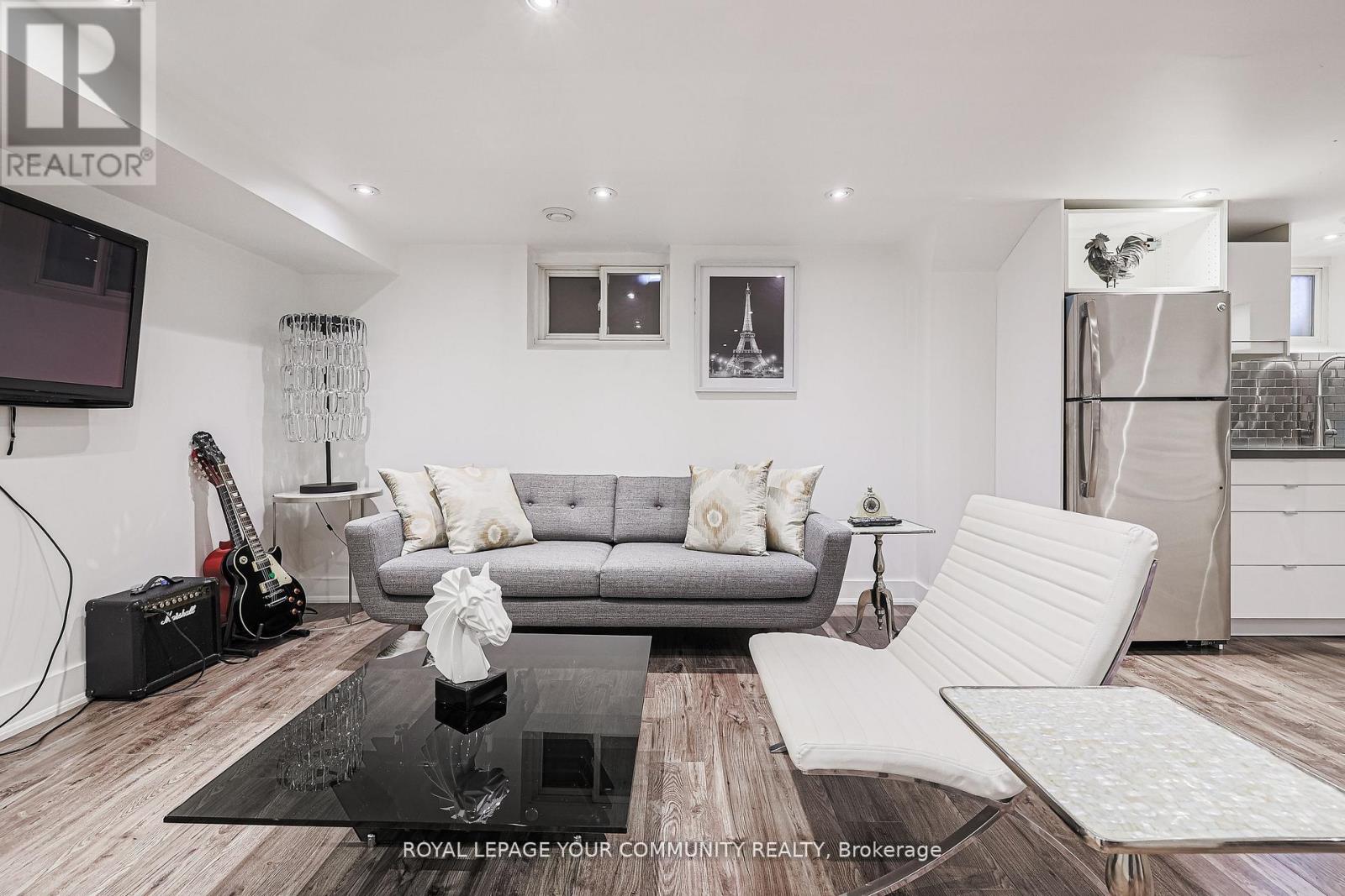 Photo 29 of 52 Princeway Drive, Toronto ON