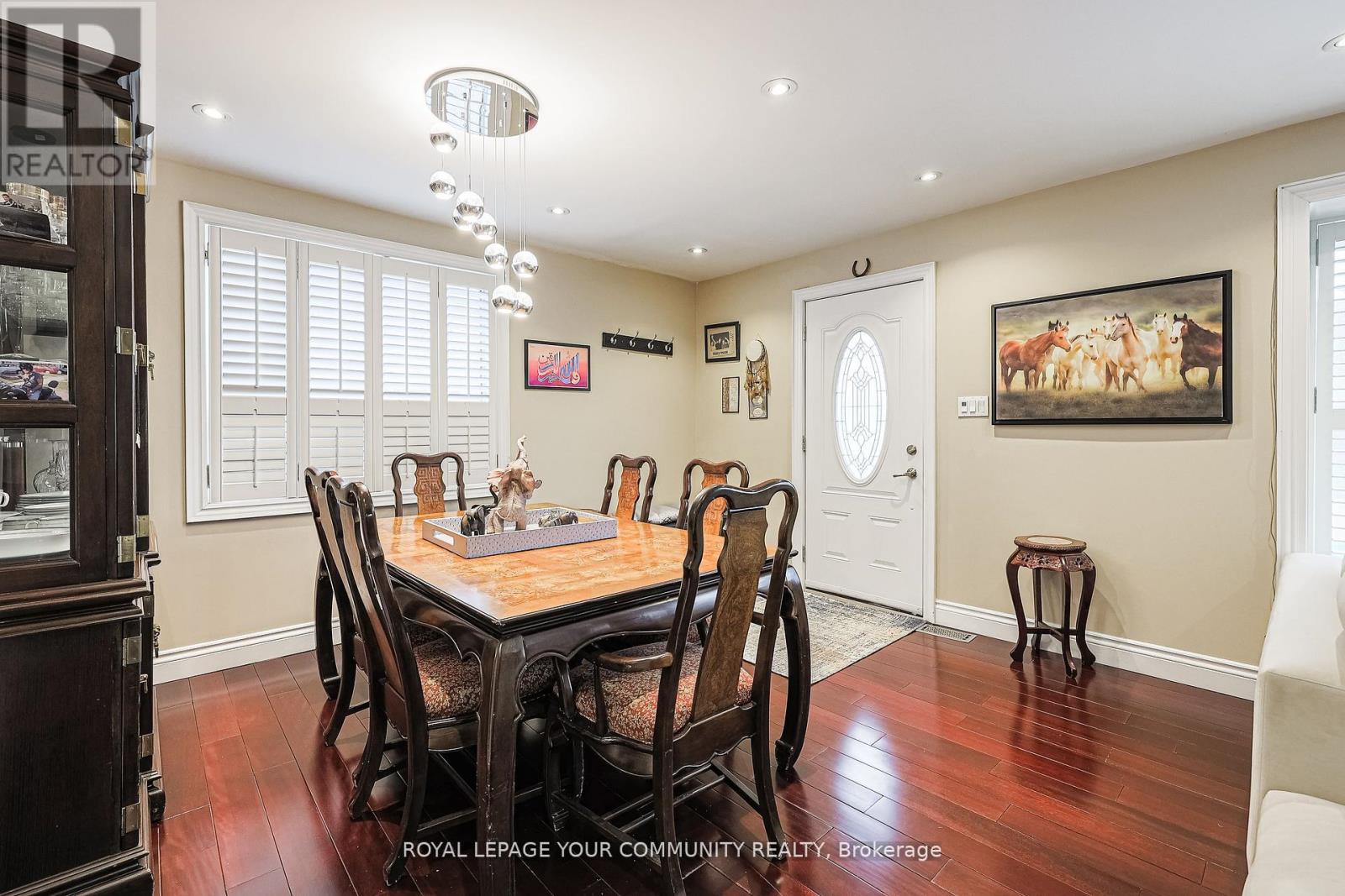 Photo 3 of 52 Princeway Drive, Toronto ON