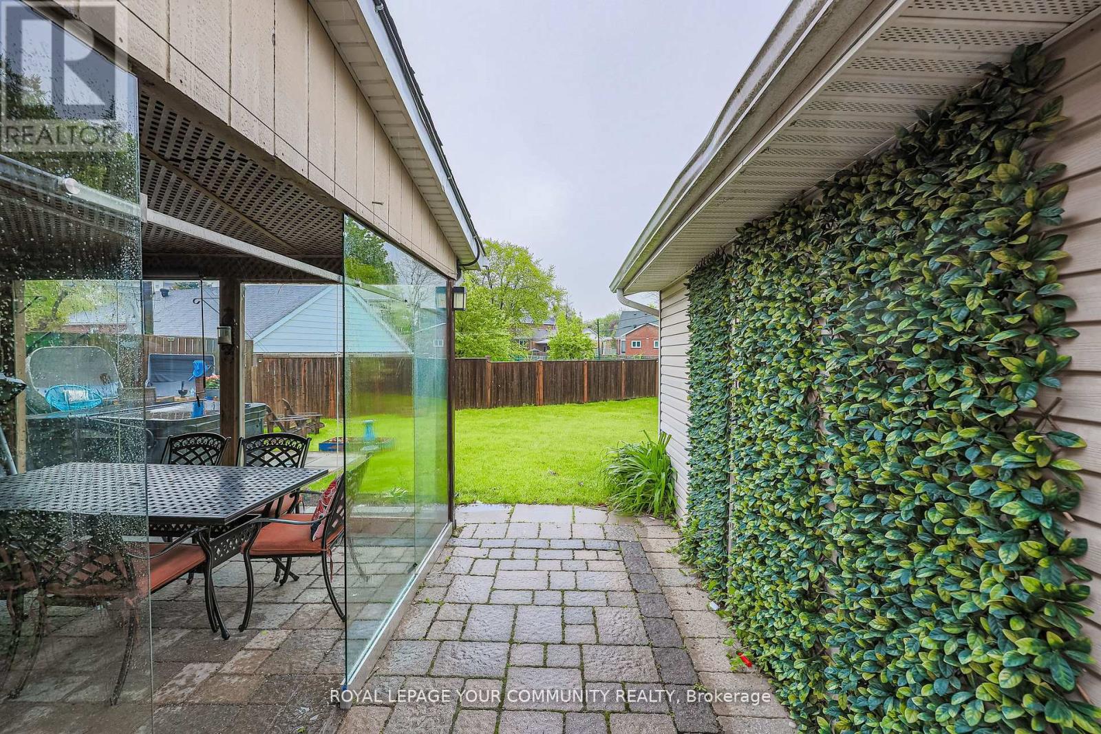 Photo 41 of 52 Princeway Drive, Toronto ON