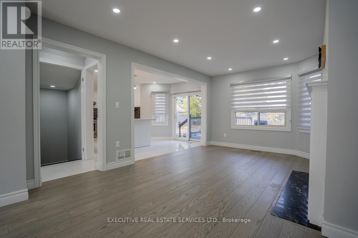 Photo 43 of 46 Willowbrook Drive, Whitby ON