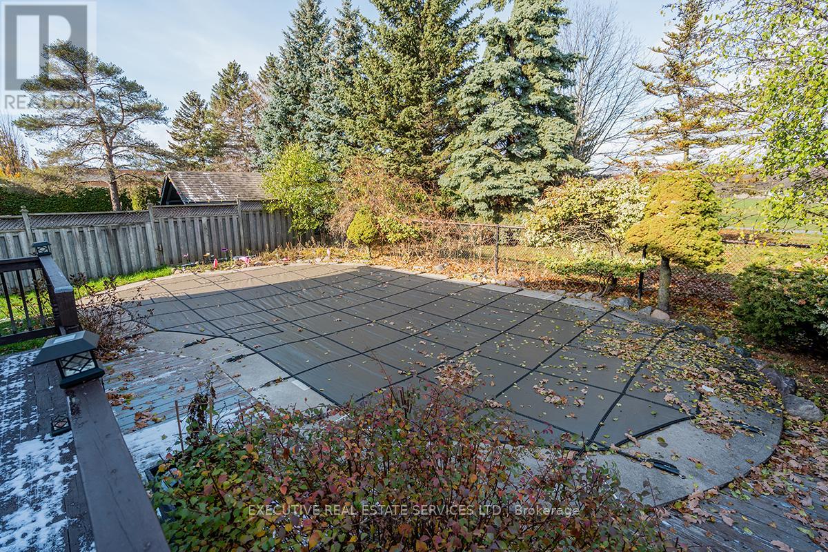 Photo 35 of 46 Willowbrook Drive, Whitby ON