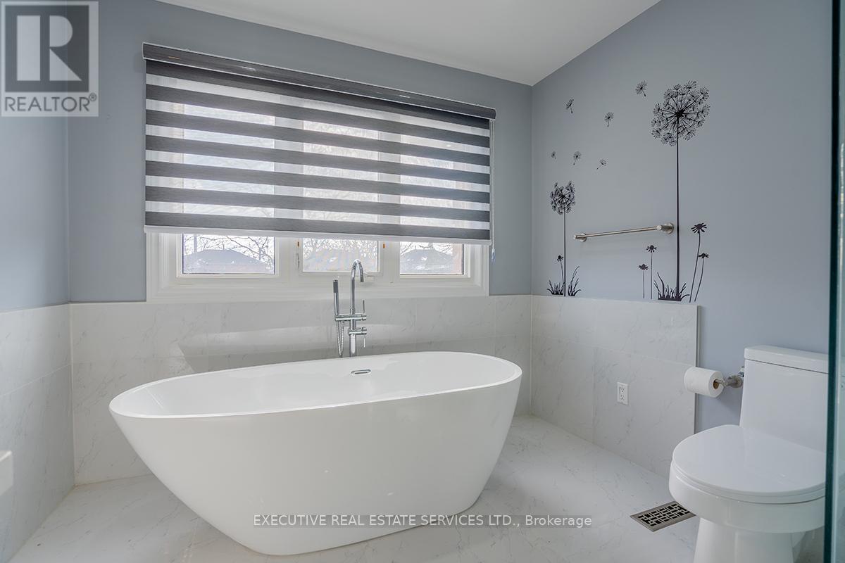 Photo 16 of 46 Willowbrook Drive, Whitby ON