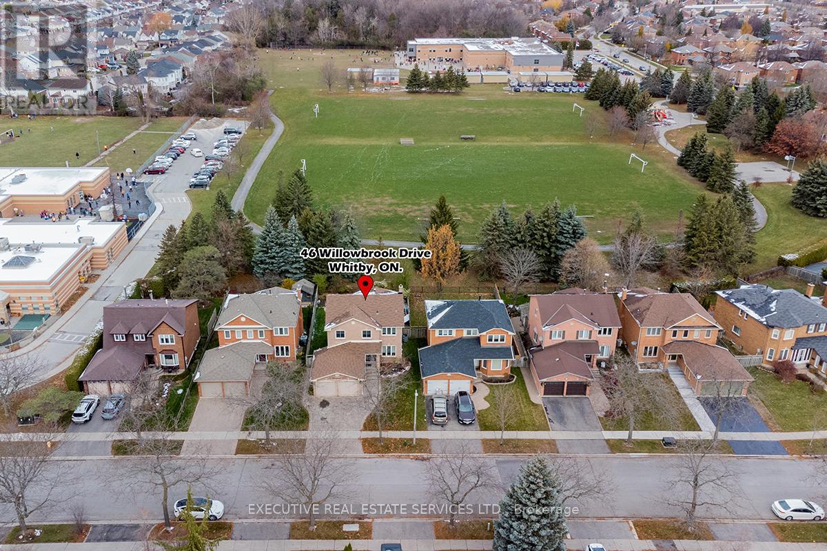 Photo 41 of 46 Willowbrook Drive, Whitby ON