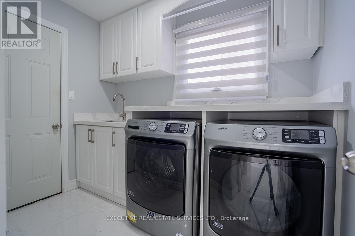 Photo 44 of 46 Willowbrook Drive, Whitby ON