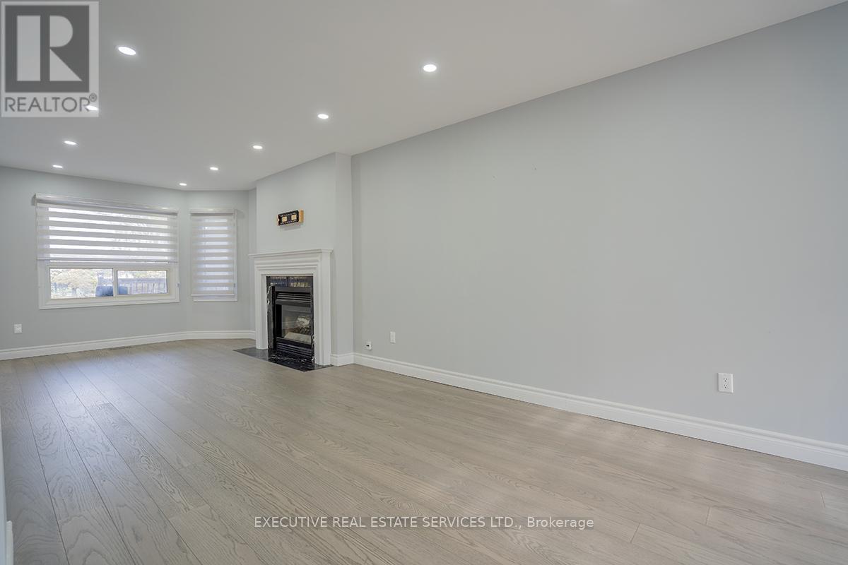 Photo 20 of 46 Willowbrook Drive, Whitby ON