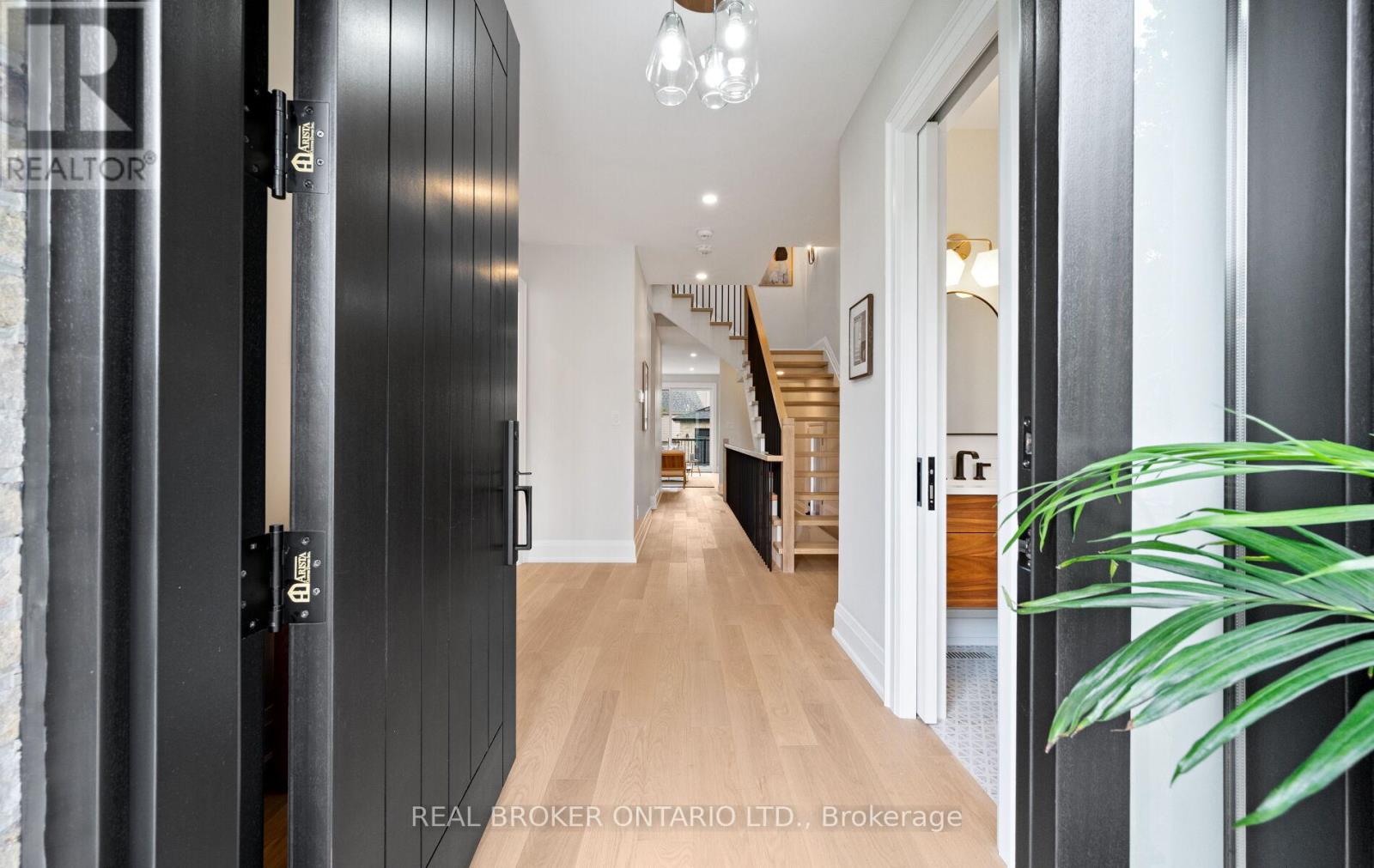 Photo 2 of 94 Prince Edward Drive S, Toronto ON
