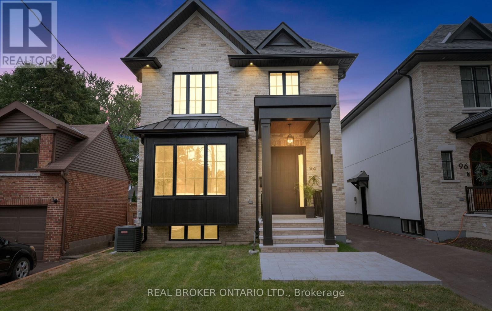 Photo 10 of 94 Prince Edward Drive S, Toronto ON