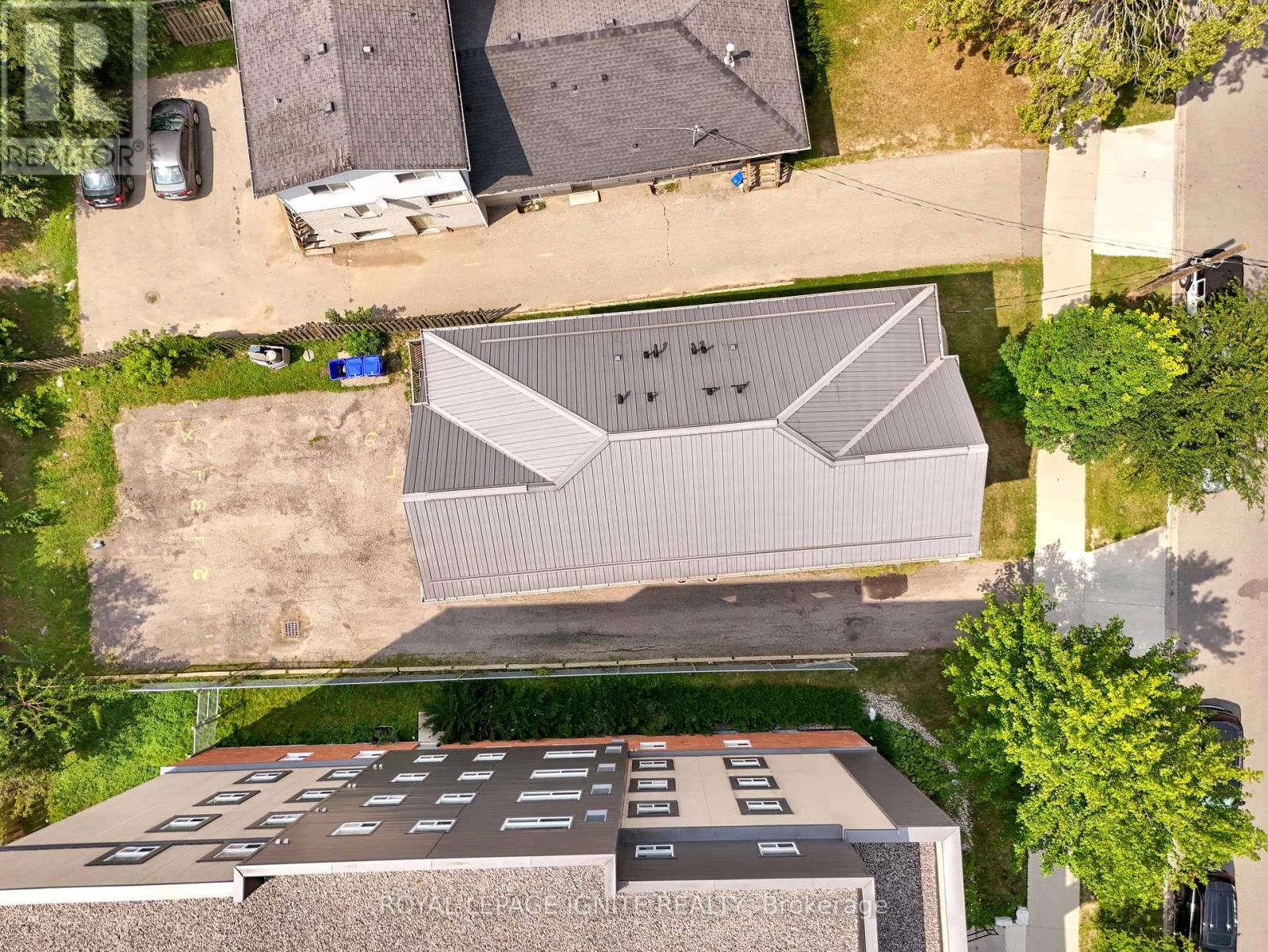Photo 33 of 327 Spruce Street, Waterloo ON