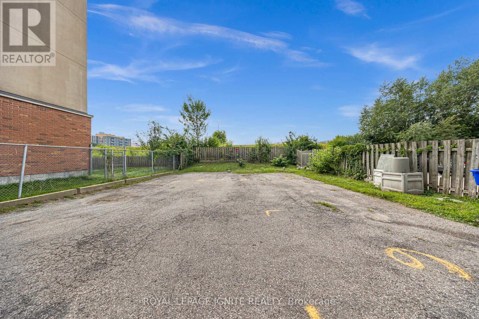 Photo 32 of 327 Spruce Street, Waterloo ON