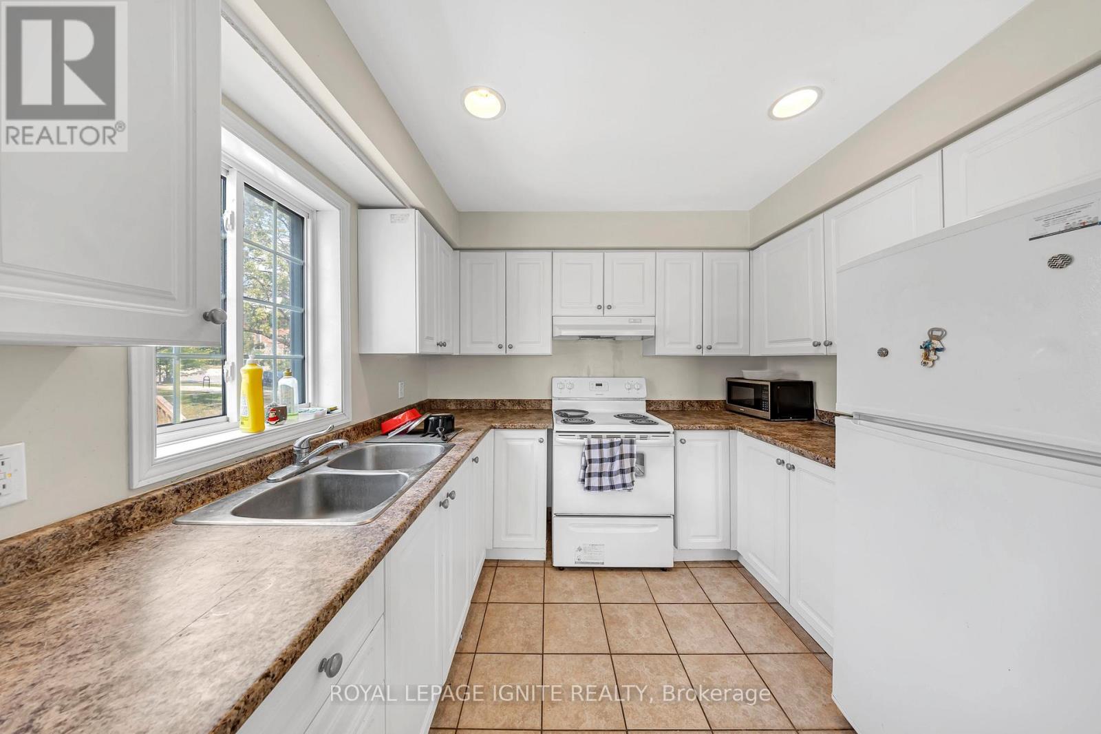 Photo 31 of 327 Spruce Street, Waterloo ON