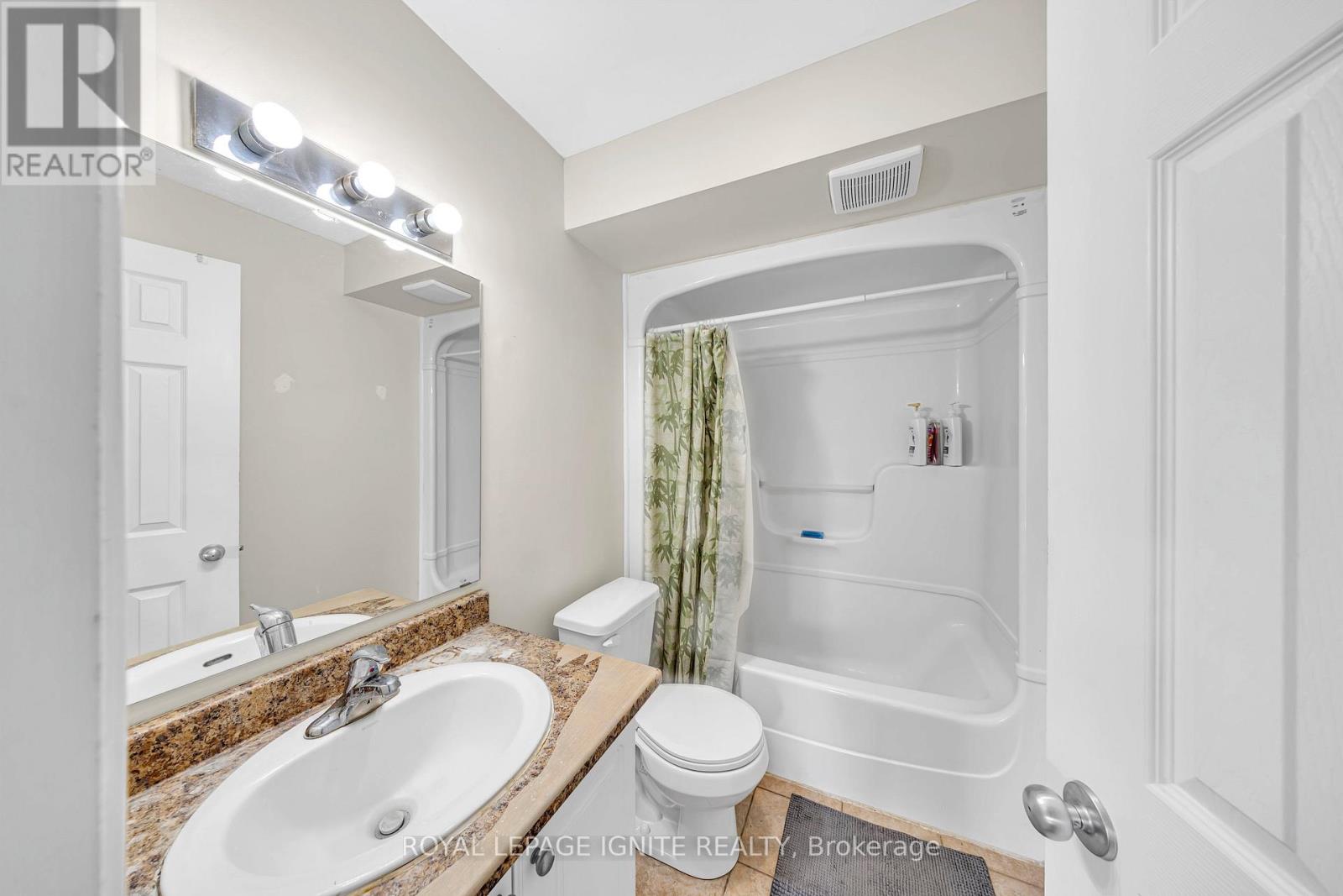 Photo 5 of 327 Spruce Street, Waterloo ON