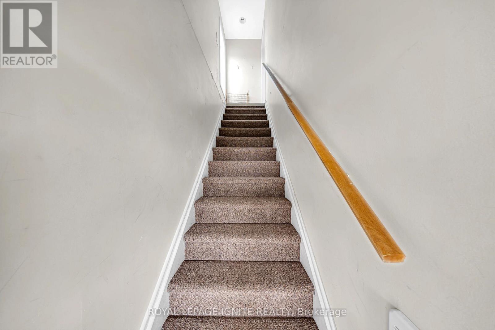 Photo 3 of 327 Spruce Street, Waterloo ON