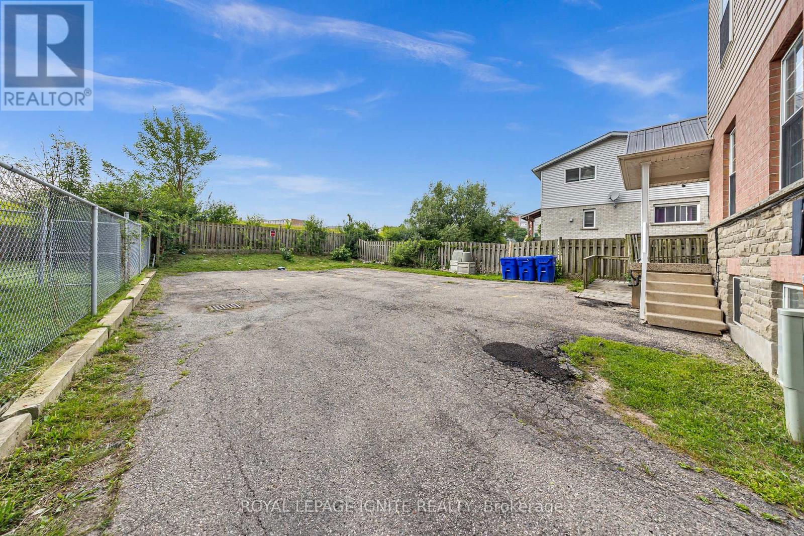 Photo 8 of 327 Spruce Street, Waterloo ON