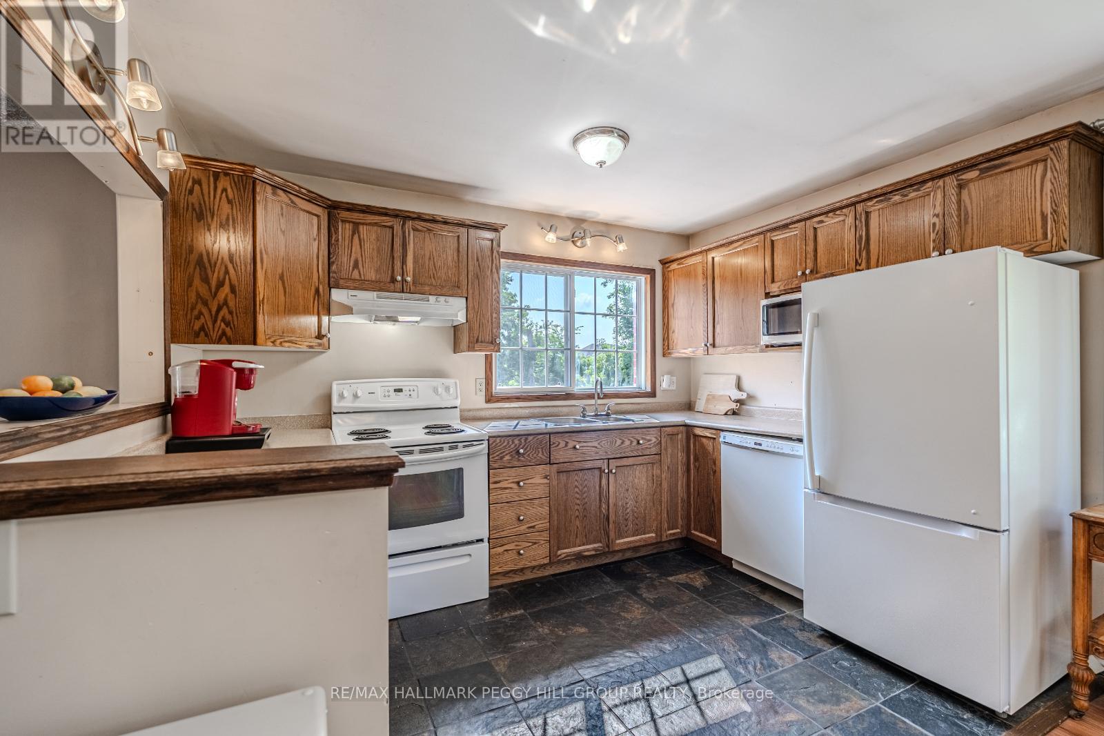 Photo 5 of 250 Sunnybrae Avenue, Innisfil ON