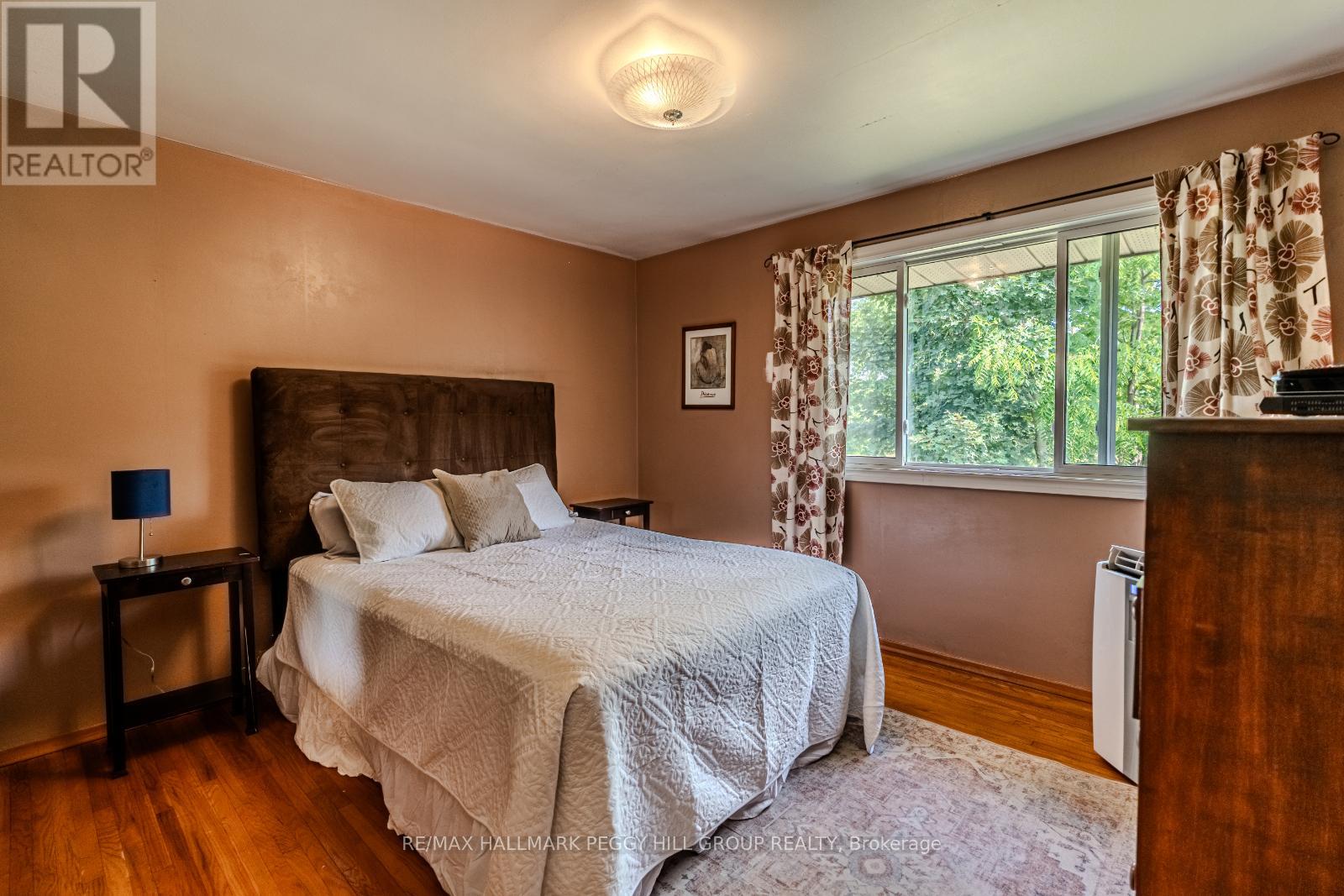 Photo 10 of 250 Sunnybrae Avenue, Innisfil ON