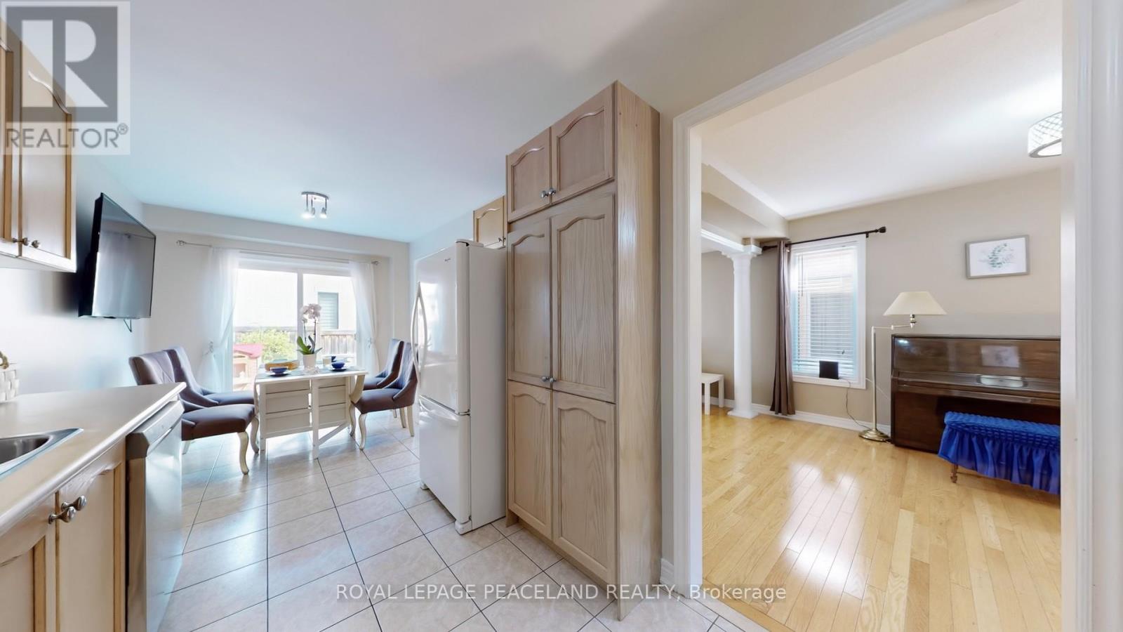 Photo 11 of 16 Lealinds Road, Vaughan ON