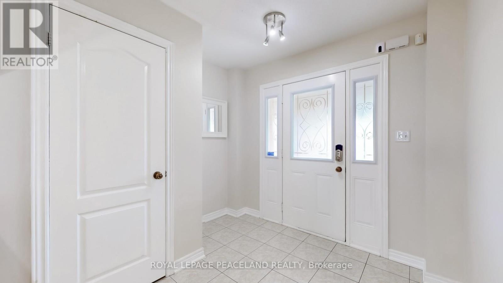 Photo 18 of 16 Lealinds Road, Vaughan ON