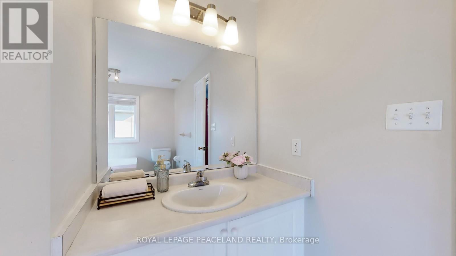 Photo 25 of 16 Lealinds Road, Vaughan ON