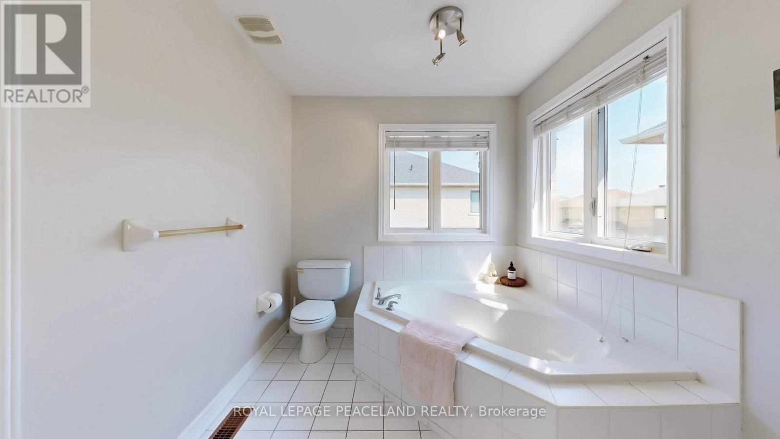 Photo 26 of 16 Lealinds Road, Vaughan ON