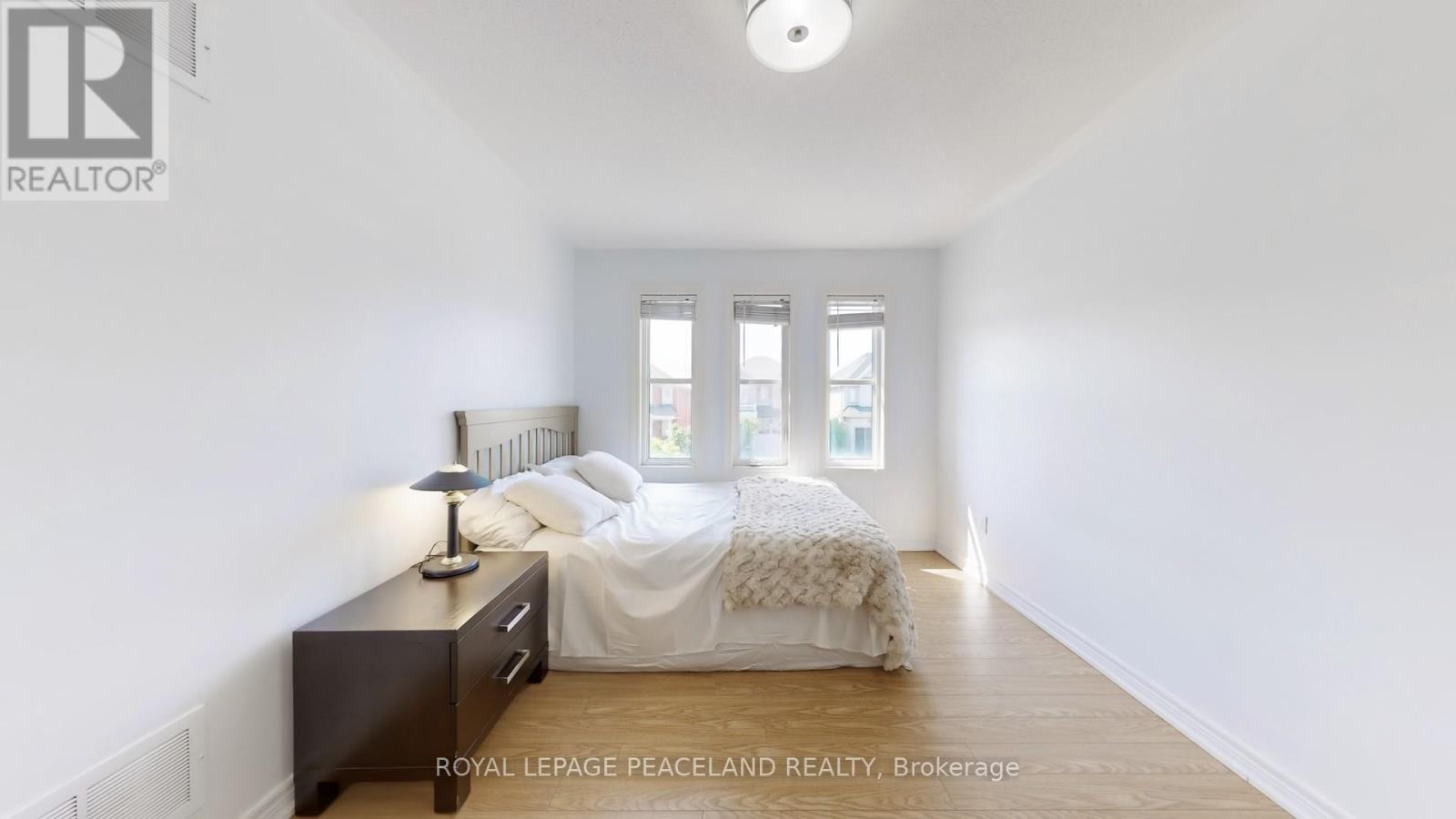 Photo 31 of 16 Lealinds Road, Vaughan ON