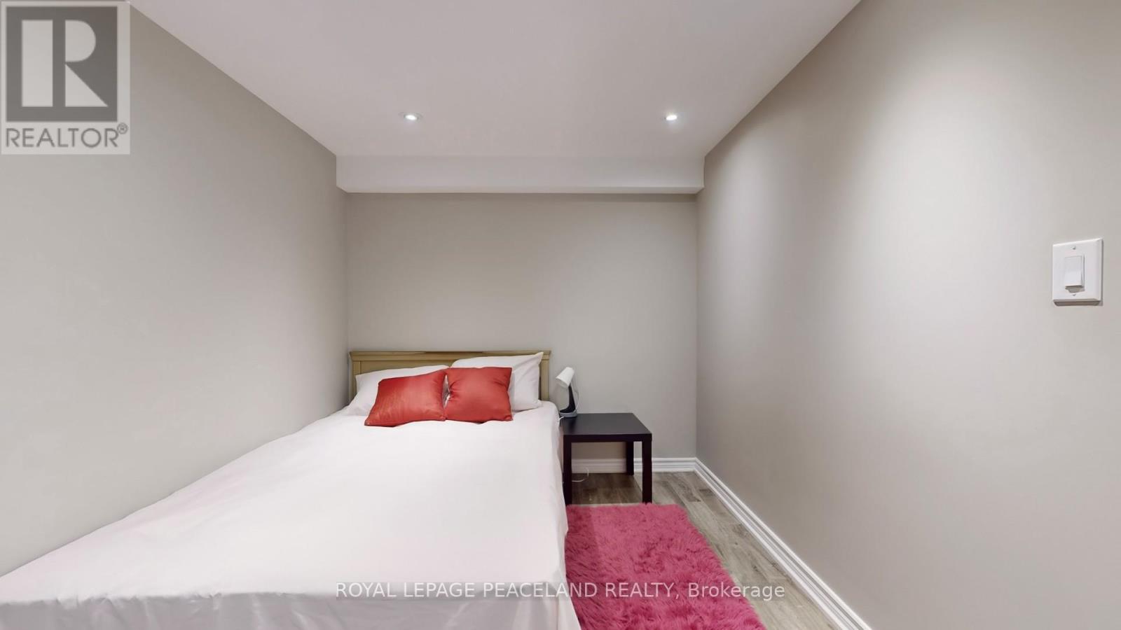 Photo 39 of 16 Lealinds Road, Vaughan ON